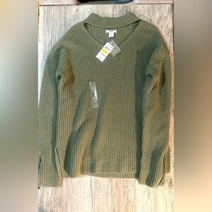 NWT Bar III Camo Green V-Neck Cutout Sweater Size Medium